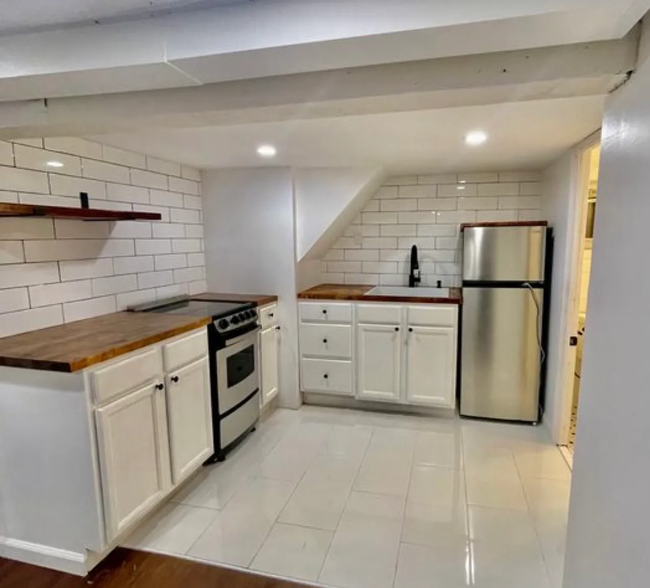 1 bed, 1165 sqft, $1,900 — Photo 3