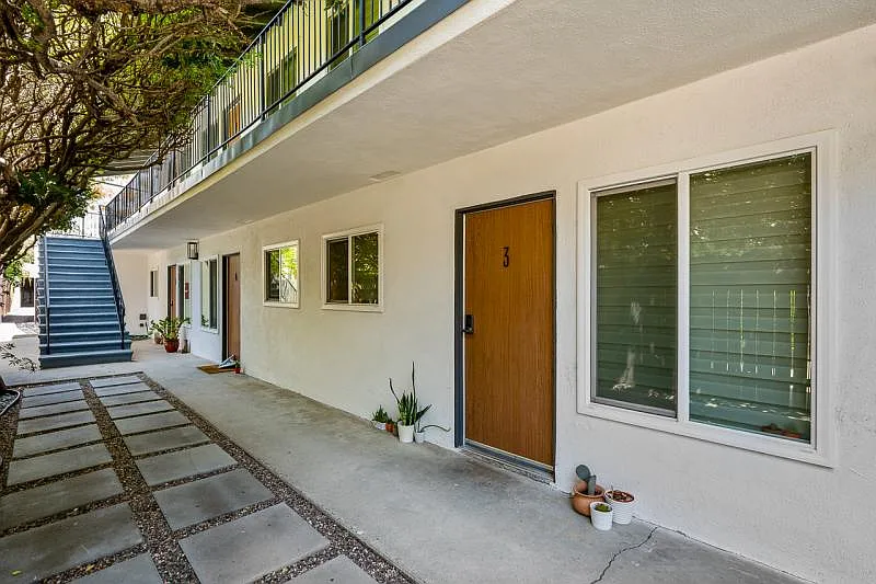 2 bed, 900 sqft, $3,150 — Photo 2