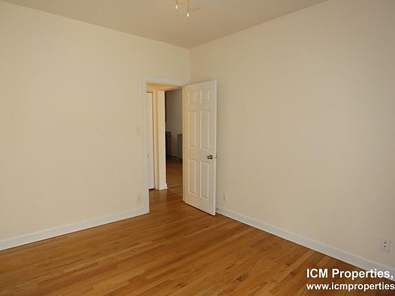 4th image of 3917 N Pine Grove Ave #1E