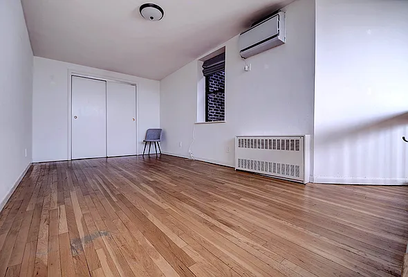 Rented by Urbane Brokerage | media 12