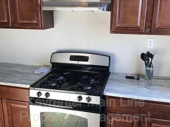 3rd image of 1921 W Nedro Ave #2C