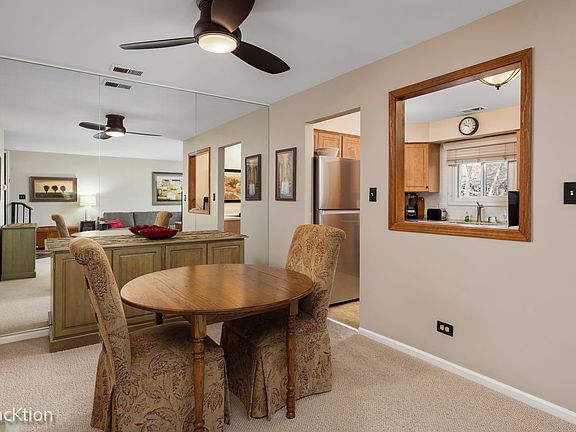 5th image of 1014 Lakeland Ct #2A