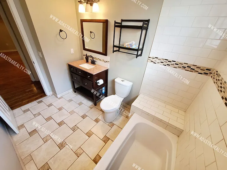 5428 Maple St — Photo 15