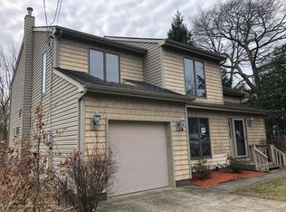 304 Riviera Dr, Forked River, NJ 08731