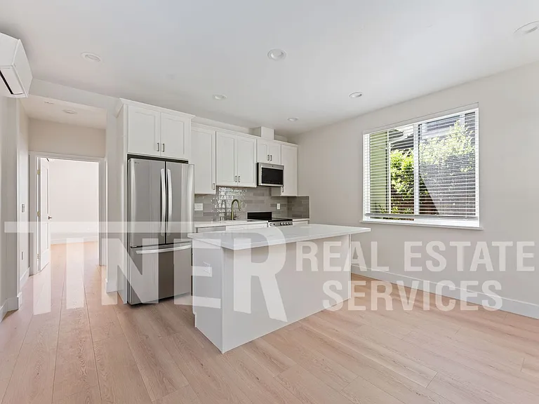 1314 Q St #4 — Photo 2