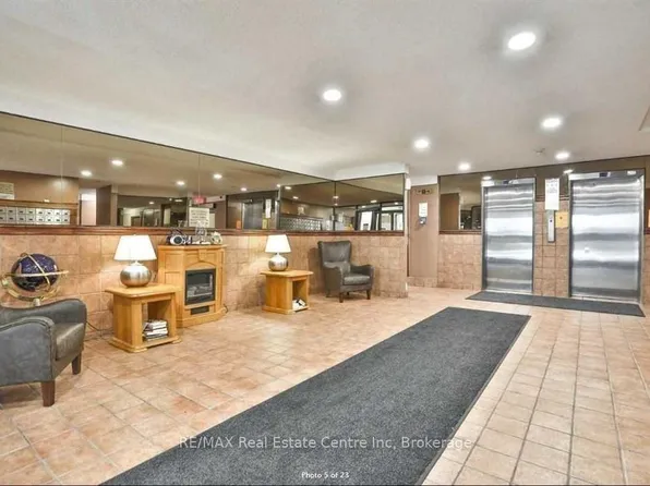15 Albright Rd N #17, Hamilton, ON L8K 5J2