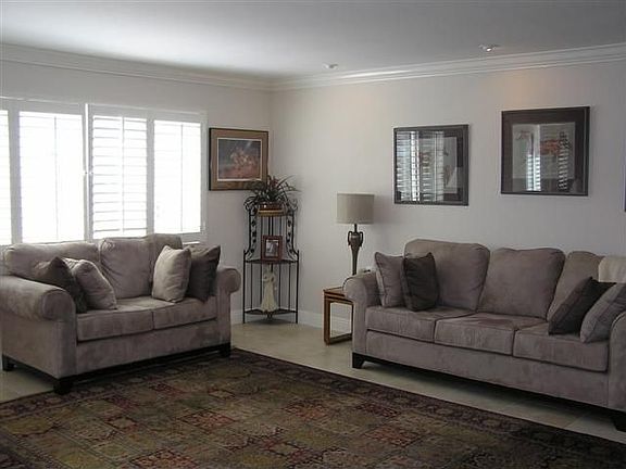 5th image of 2002 Via Mariposa W Unit C