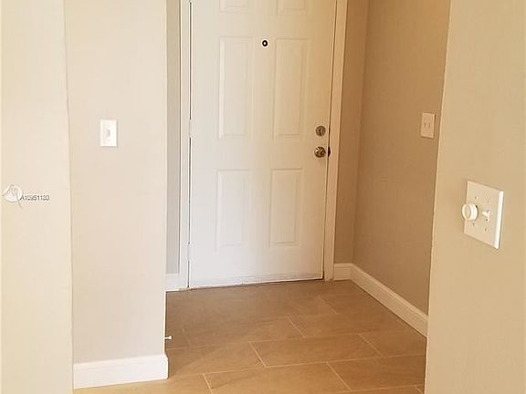 5th image of 163 Pinewood Ct #163