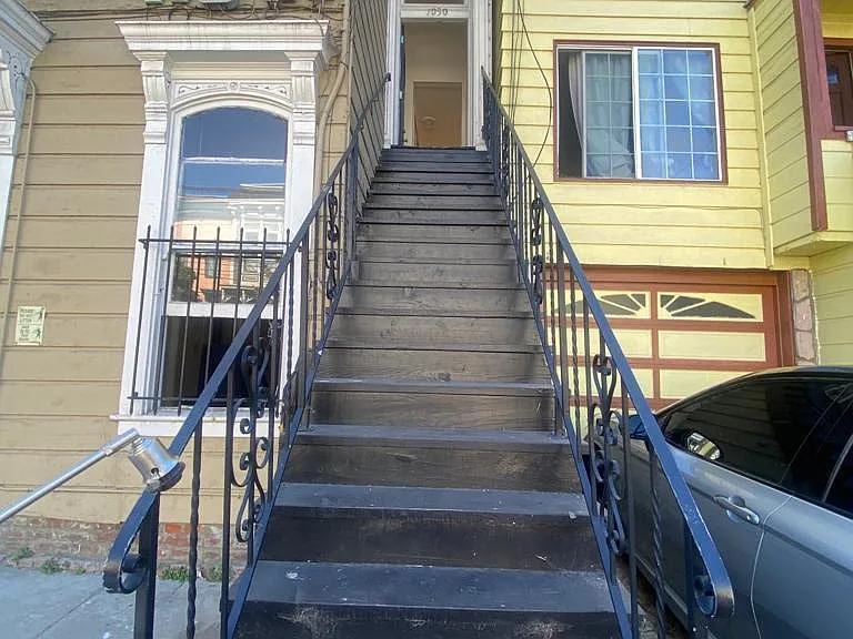 1030 York St — Photo 2