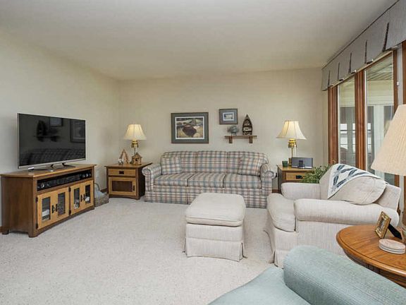 5th image of 9844 E Shore Dr