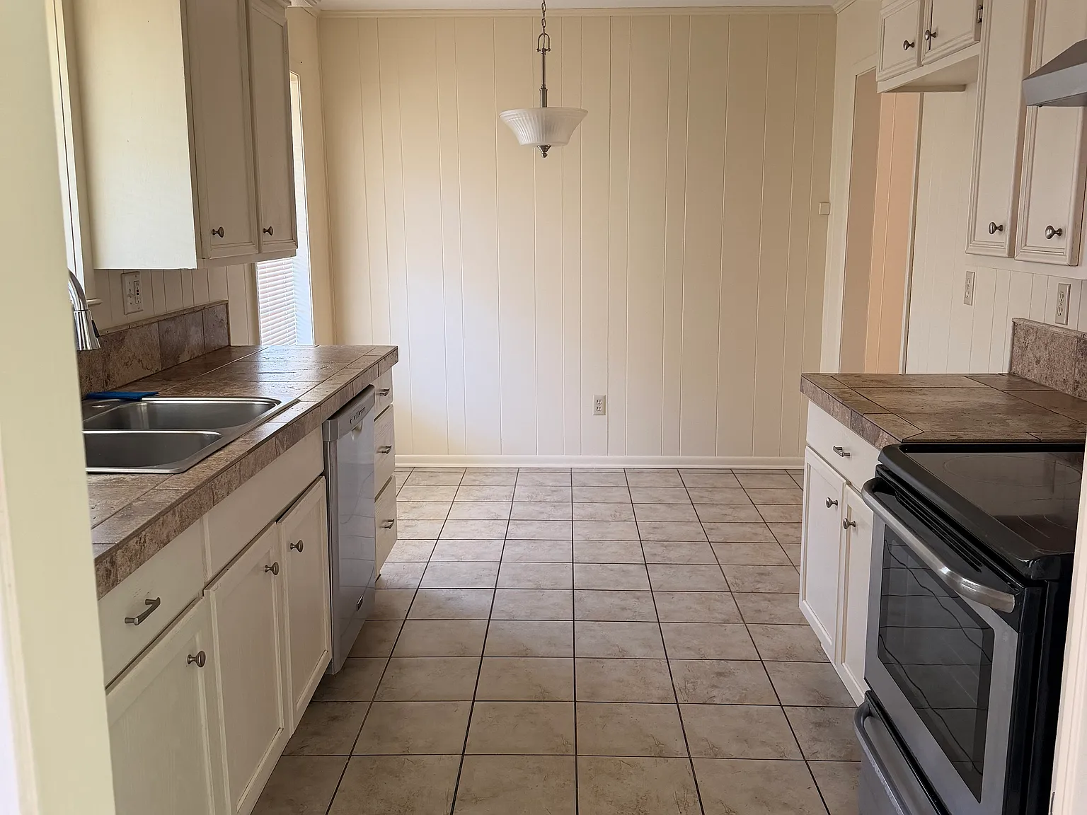 3 bed, 1488 sqft, $1,850 — Photo 3