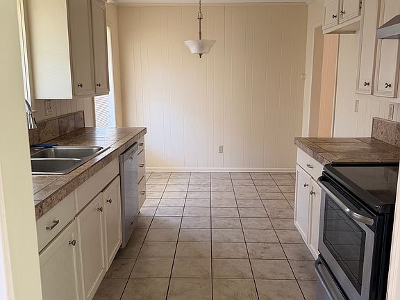 3rd image of 1213 Tammy Ave