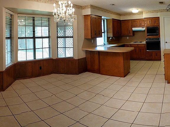 4th image of 1705 Downhill Dr