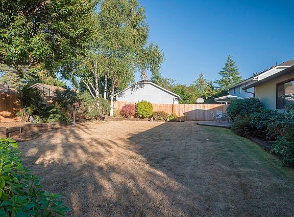4th image of 15118 SE McGillivray Blvd