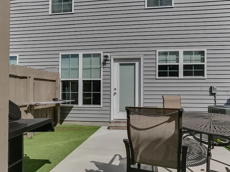 2416 Trafton Pl — Photo 29