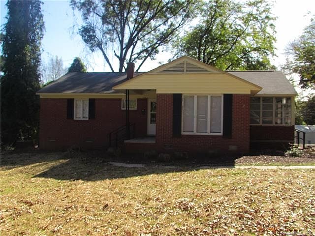 1st image of 733 Harwyn Dr