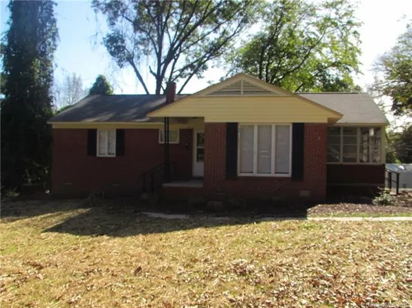 733 Harwyn Dr, Charlotte, NC 28215