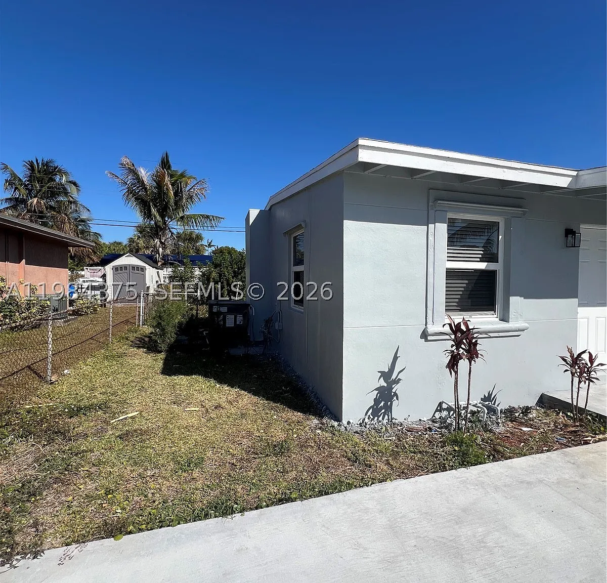 3 bed, 2.0 bath, 950 sqft, $3,100 — Photo 2