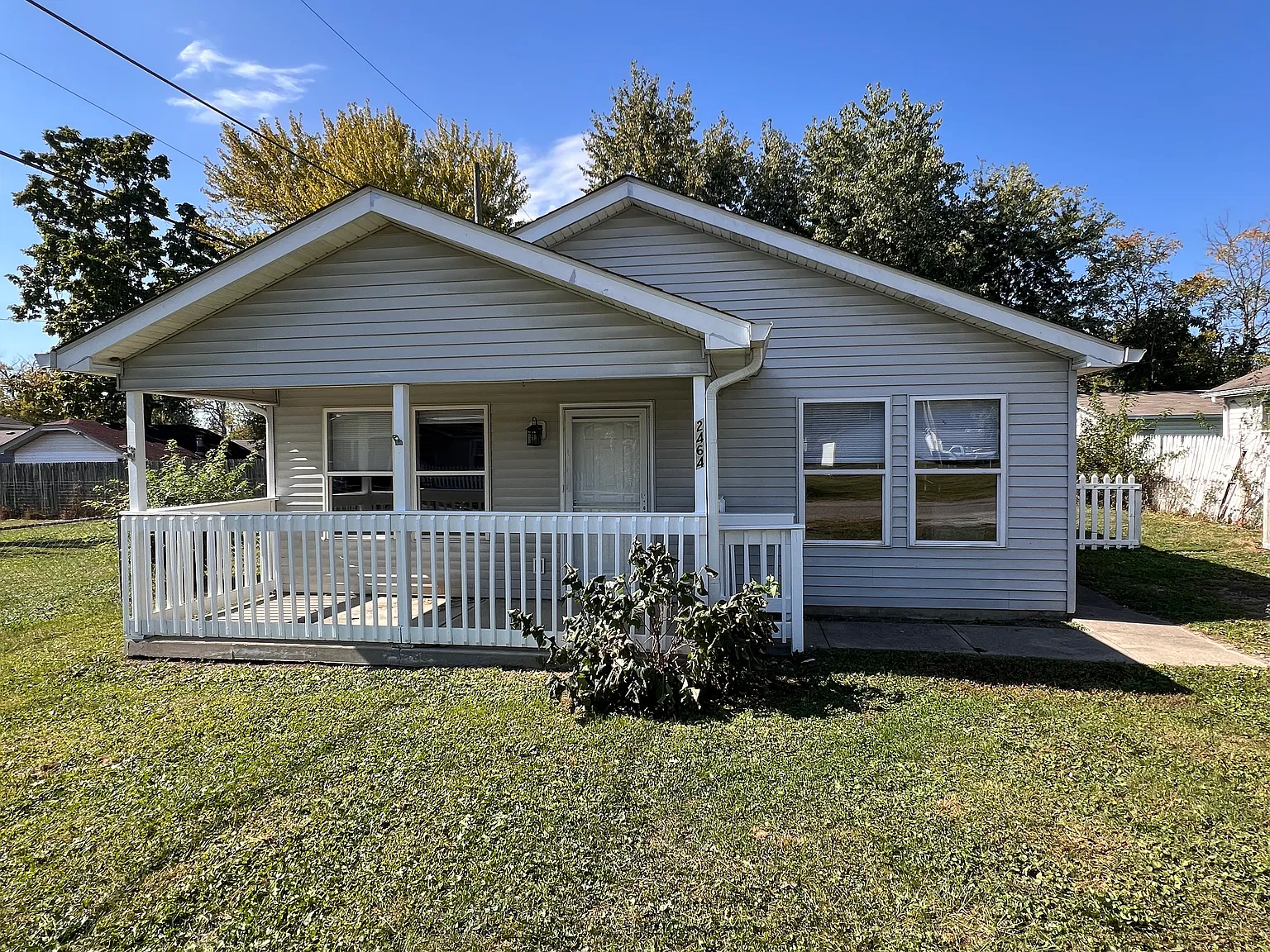 3 bed, 1092 sqft, $1,750 — Photo 1