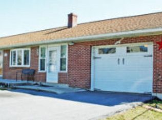 828 Weavertown Rd, Lebanon, PA 17046