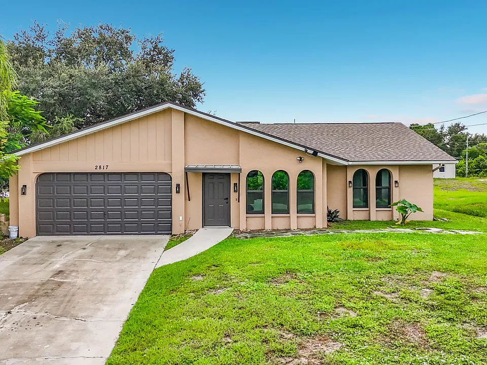 2817 3rd St W
