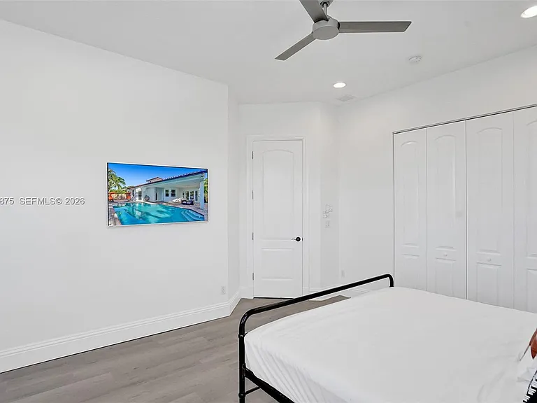 1207 SW 21st St — Photo 30