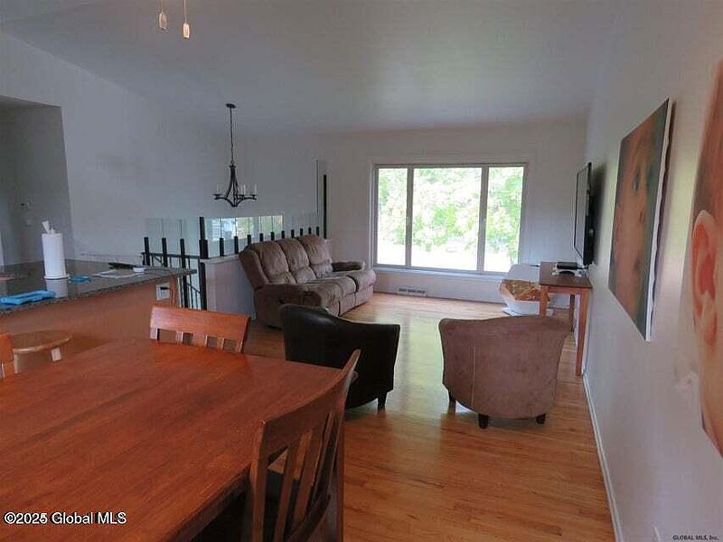 5th image of 212 Deerfield Court