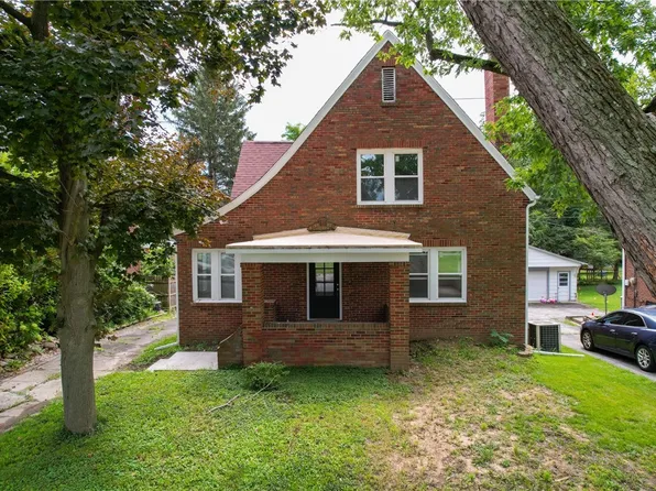 18 W Winter Ave, Danville, IL 61832