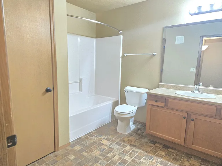 Sunrise Ii Apartments — Photo 15
