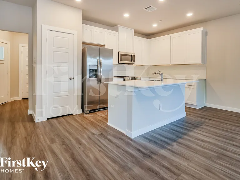 18306 W Centro Cir — Photo 9