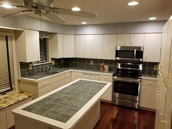 Center Island Kitchen
