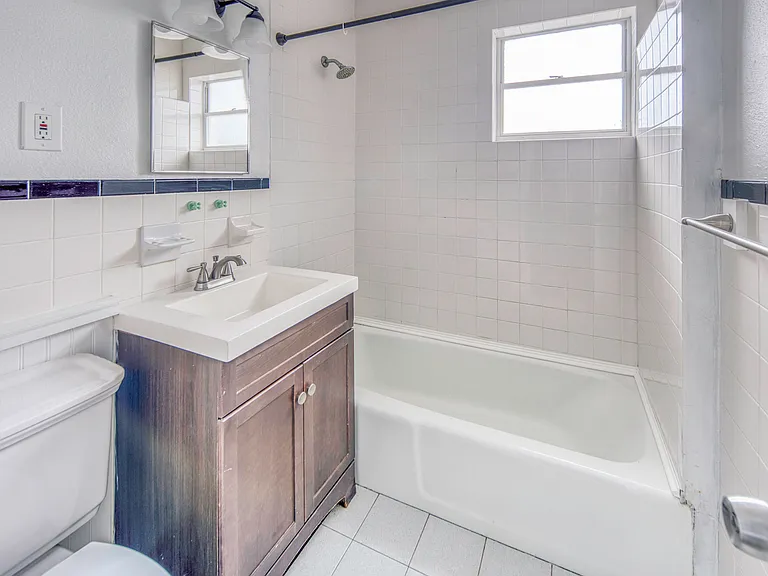 216 Ocean Breeze Lake #UPSTAIRS — Photo 10