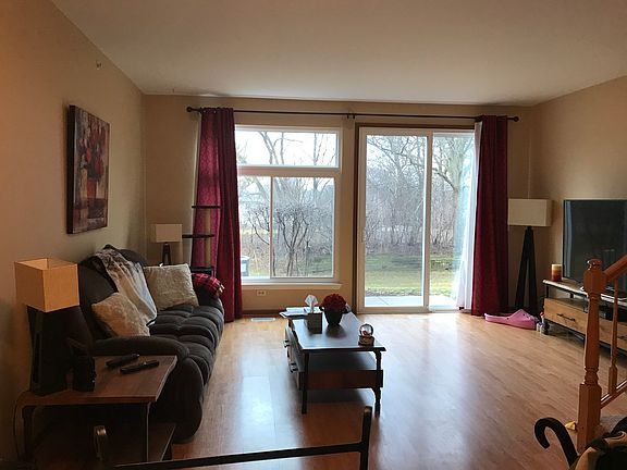 2nd image of 1055 E Wilson Ave #1055