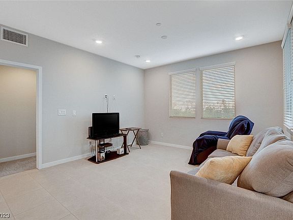 3rd image of 11237 Rainbow Peak Ave #208