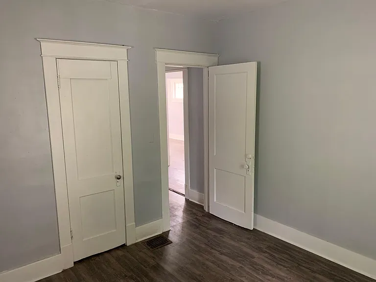 812 S 33rd St — Photo 11
