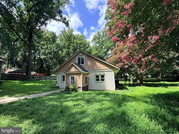 12820 Maple St, Silver Spring, MD 20904
