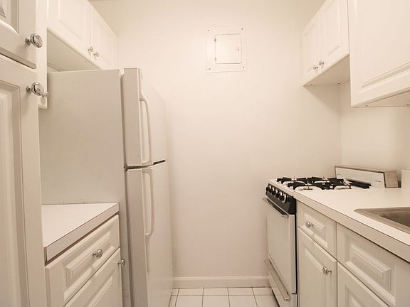 4th image of 320 E 58th St APT 10J