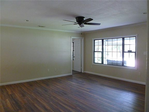 5th image of 812 Odie Dr