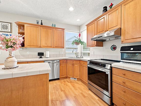 5th image of 3700 SE 176th Ave