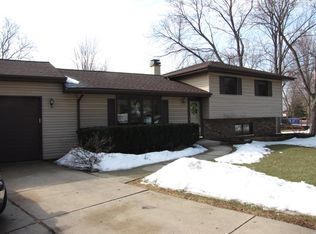 5702 Kingston Ave, Lisle, IL 60532