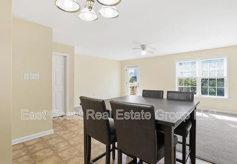 24 Mabel Ln — Photo 8