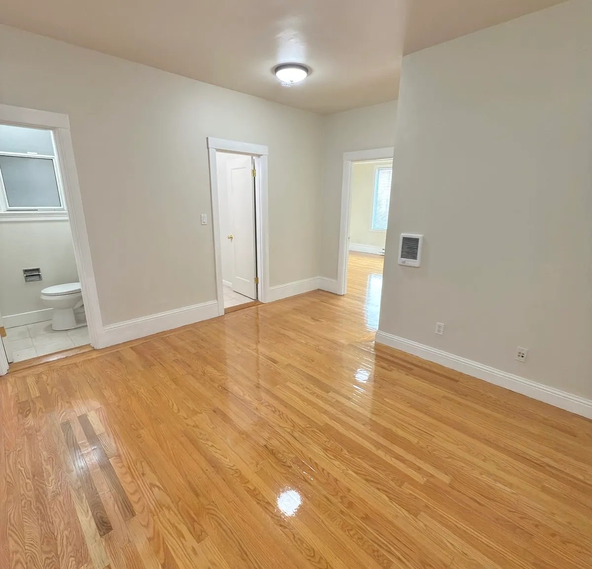 2 bed, 1.5 bath, 800 sqft, $5,500 — Photo 4
