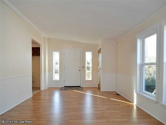 3rd image of 23 Comfort Ln