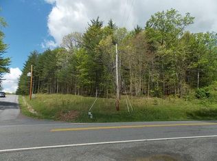 Oak Knoll Dr, Hillsville, VA 24343