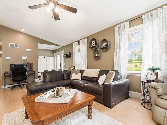 4th image of 2190 Lundys Ln