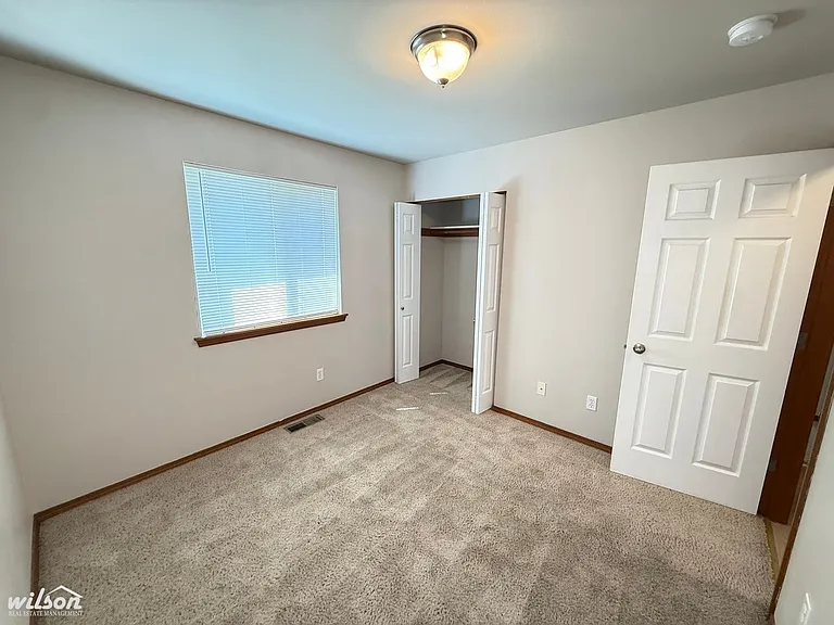 1900 Wellington Dr — Photo 11