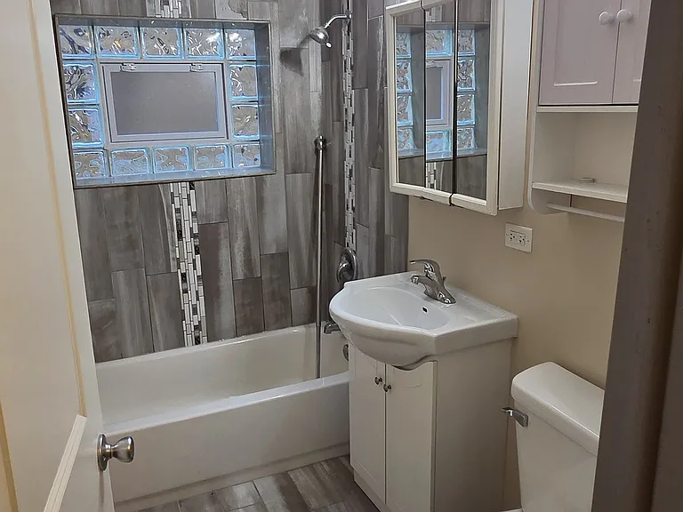3707 Forest Ave #GW — Photo 6