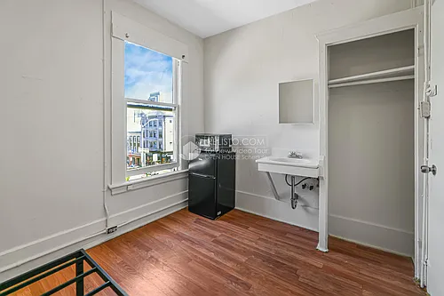 402 Broadway Photo 1