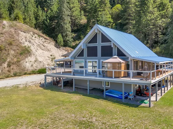 2621 Salmon River Rd, Columbia Shuswap, BC V1E 3H8