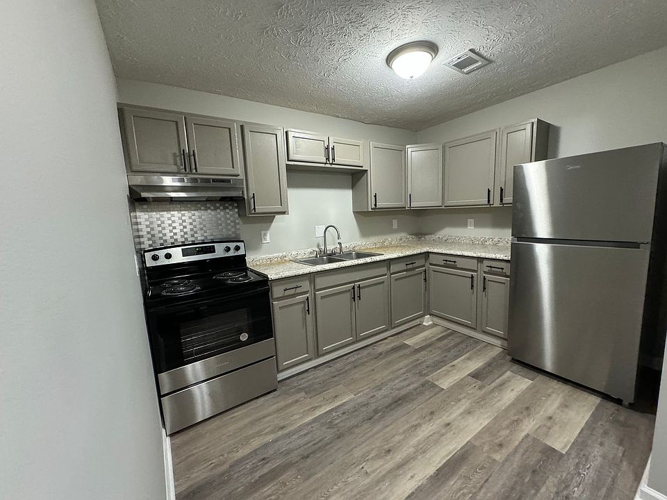 1st image of 209 Lakeshore Dr #1